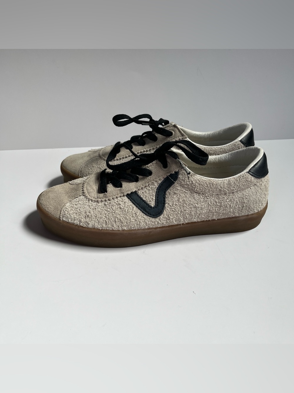 Vans Sport Low Suede Men's 7 Women's 8.5 Marshmallow Black Gum Retro Heritage